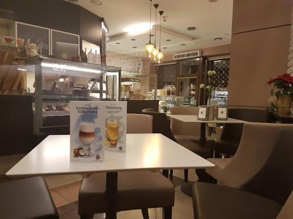 Marzec Apartamenty グニェズノ エクステリア 写真