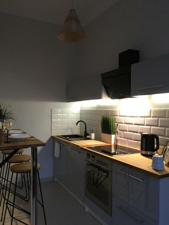 Marzec Apartamenty グニェズノ エクステリア 写真