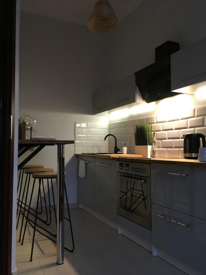 Marzec Apartamenty グニェズノ エクステリア 写真