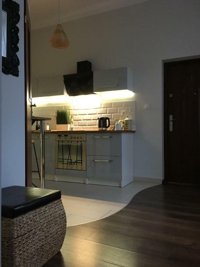 Marzec Apartamenty グニェズノ エクステリア 写真