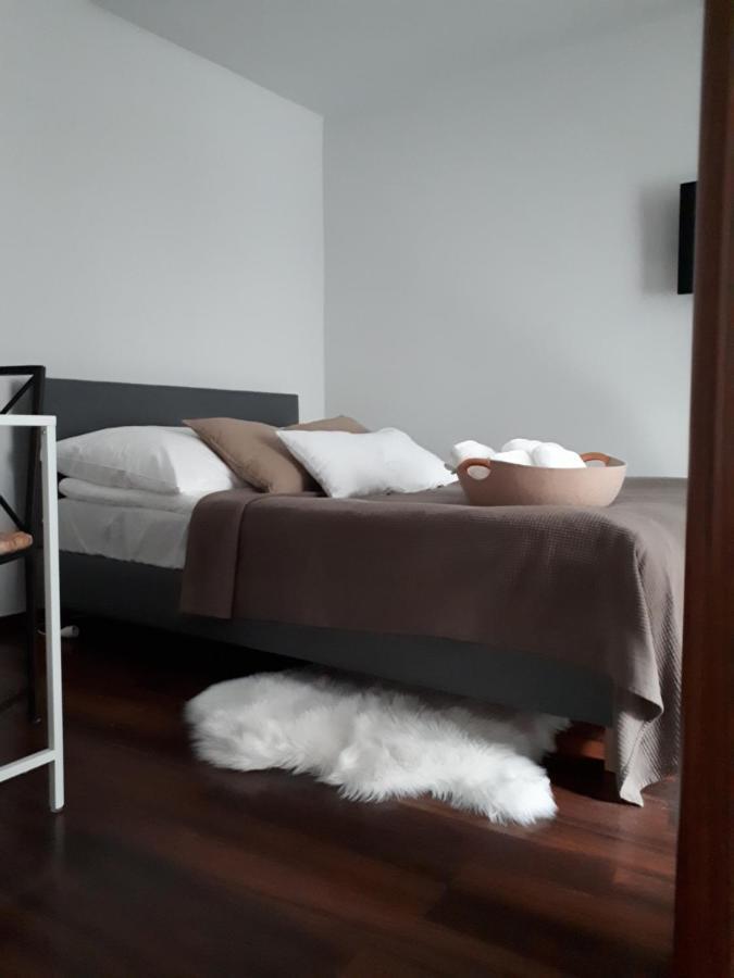 Marzec Apartamenty グニェズノ エクステリア 写真
