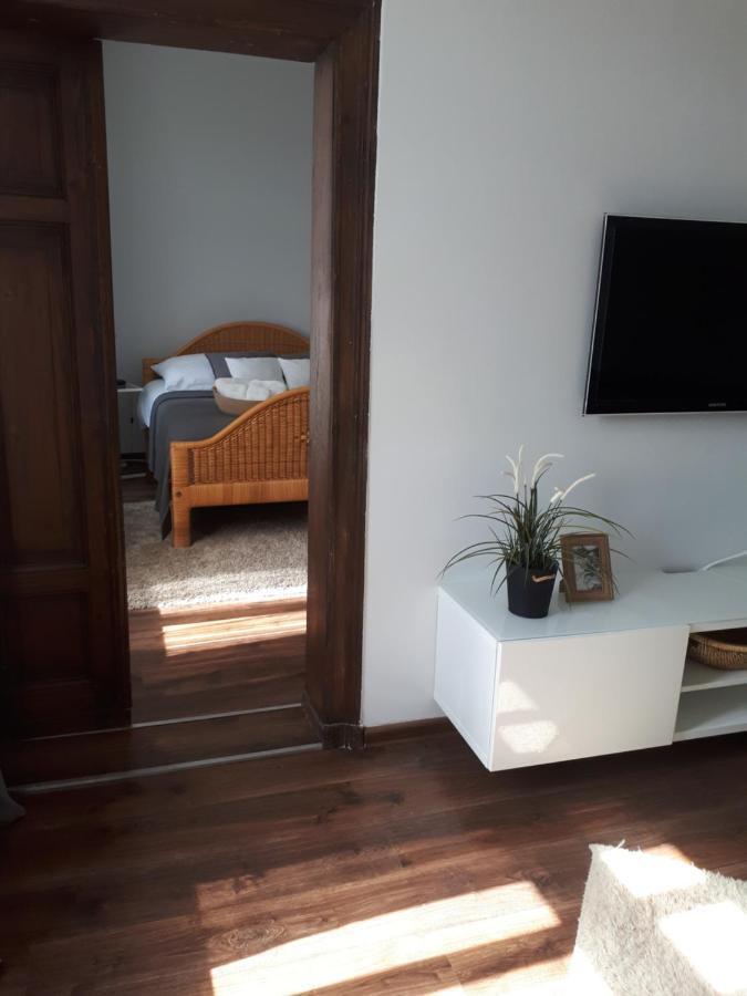 Marzec Apartamenty グニェズノ エクステリア 写真