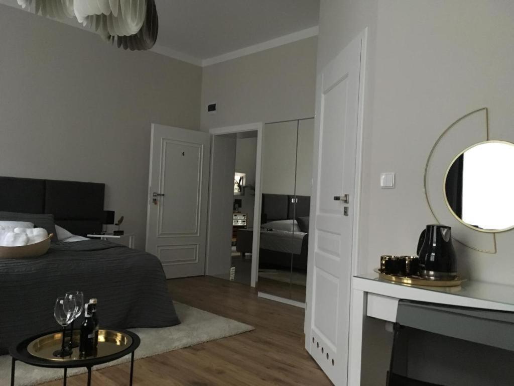 Marzec Apartamenty グニェズノ エクステリア 写真