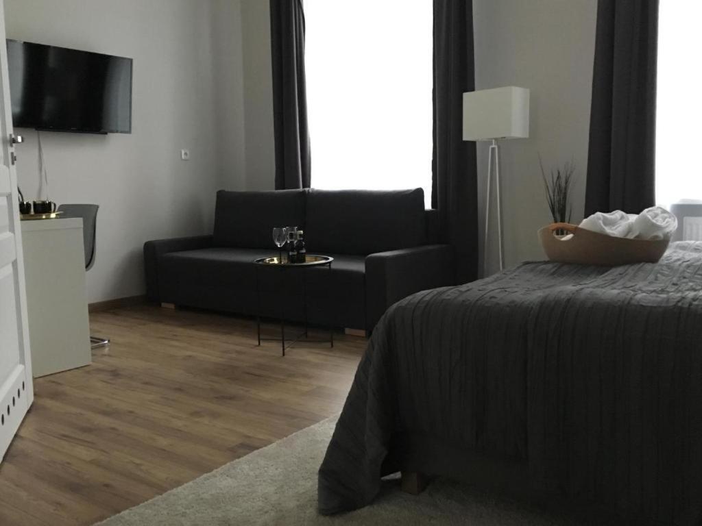 Marzec Apartamenty グニェズノ エクステリア 写真
