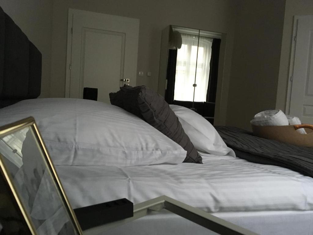 Marzec Apartamenty グニェズノ エクステリア 写真